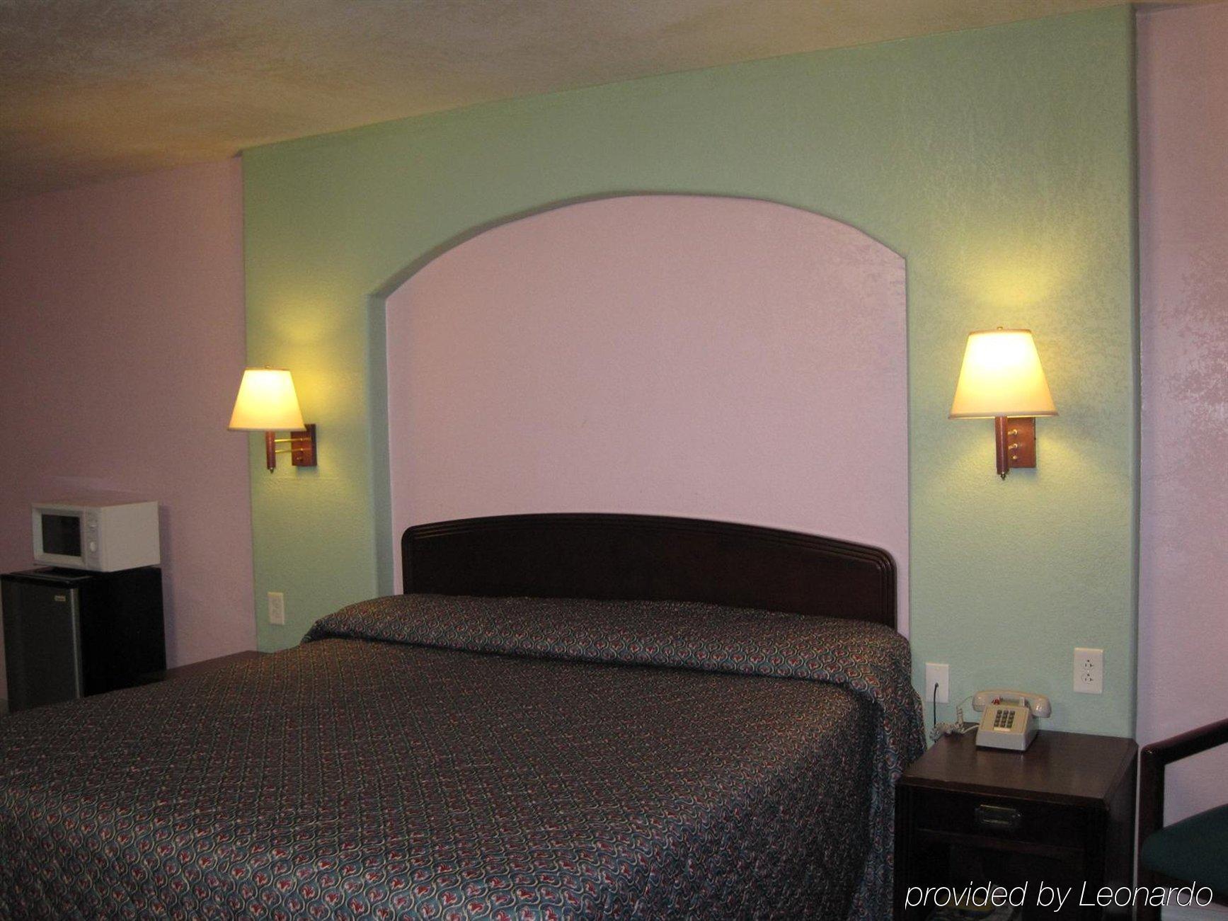 Pinn Road Inn And Suites Lackland Afb And Seaworld Сан-Антонио Номер фото