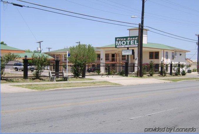 Pinn Road Inn And Suites Lackland Afb And Seaworld Сан-Антонио Экстерьер фото
