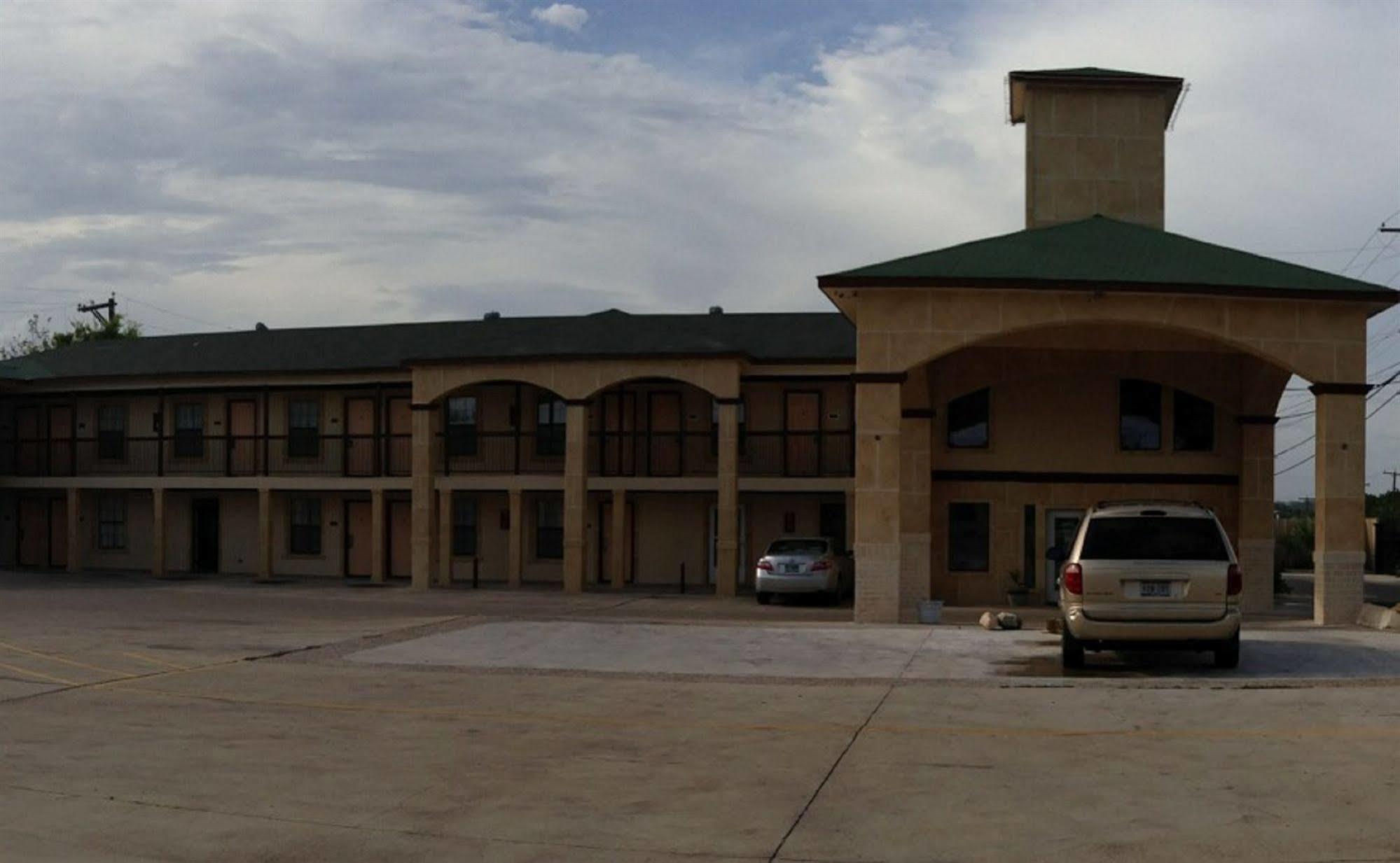 Pinn Road Inn And Suites Lackland Afb And Seaworld Сан-Антонио Экстерьер фото