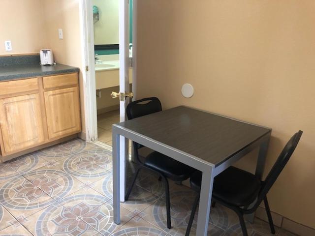Pinn Road Inn And Suites Lackland Afb And Seaworld Сан-Антонио Экстерьер фото