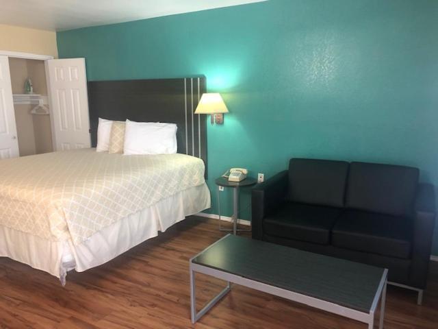 Pinn Road Inn And Suites Lackland Afb And Seaworld Сан-Антонио Экстерьер фото